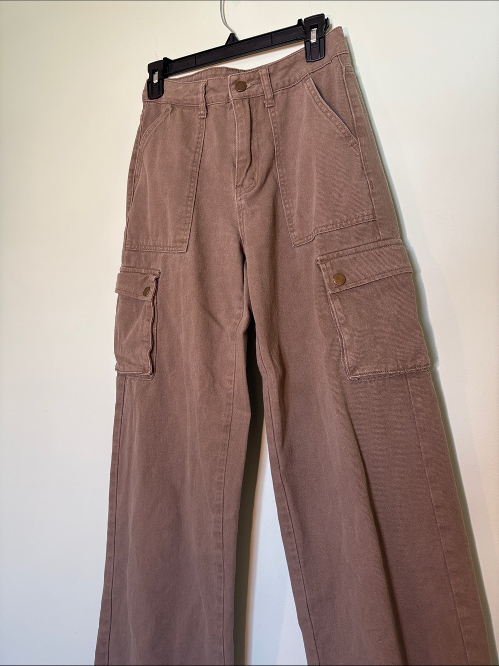 Wide Leg Cargo Pants in Army Green